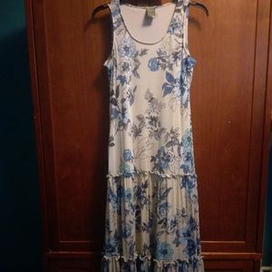sleeveless floral maxi dress